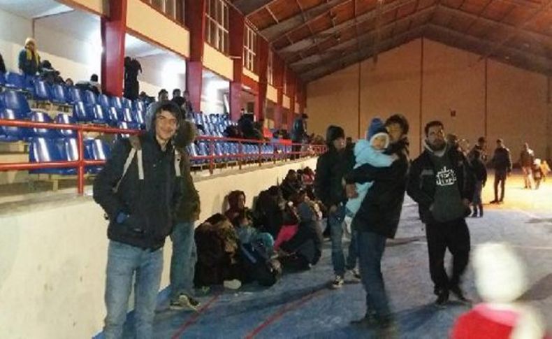 Dikili'de denizde 105 Suriyeli daha yakalandı